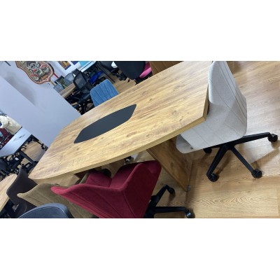 Oval Toplantı Masası