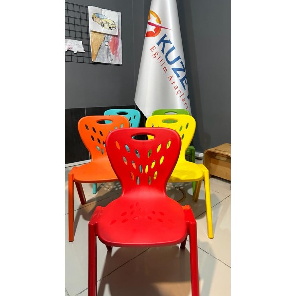 Plastik Sandalye